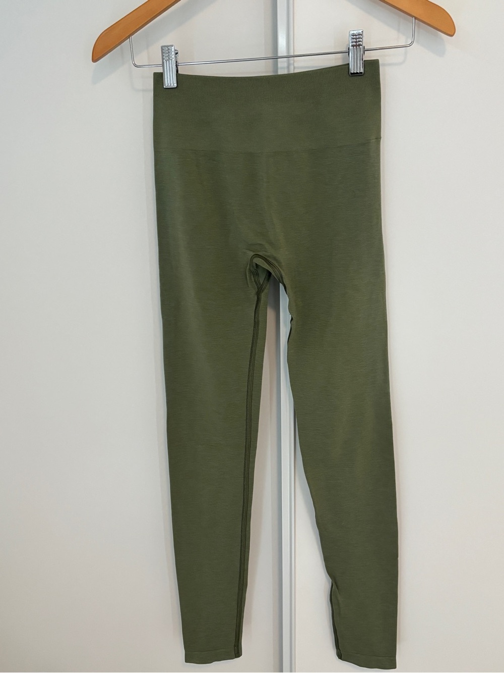 Alphalete Dusty Green Amplify Leggings small